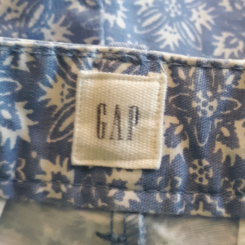 Gap summer shorts sz 8 *V - Picture 5 of 5